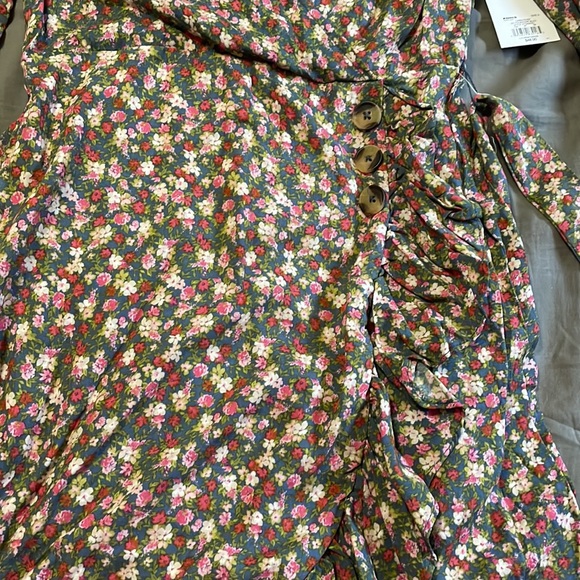 NWT short floral summer dress - Picture 3 of 5